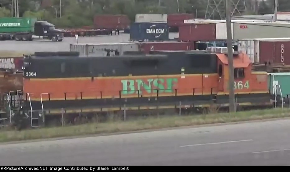 BNSF H1 paint with green letters?!?!?